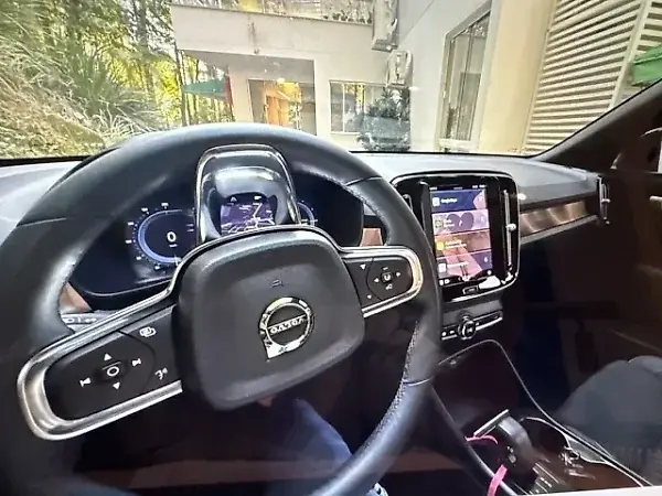 Volvo XC40 Recharge - Imagem 5