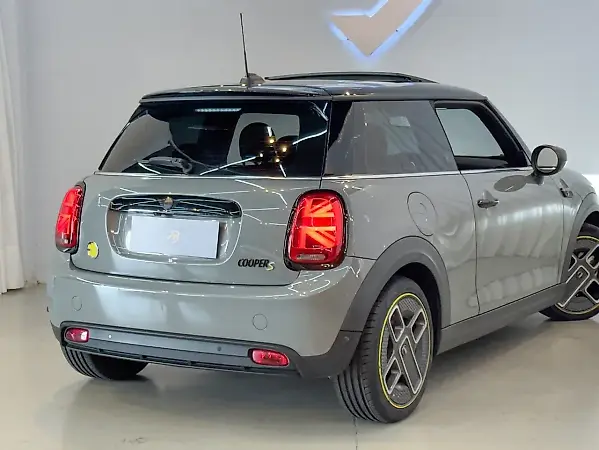 Mini Cooper SE - Imagem 14