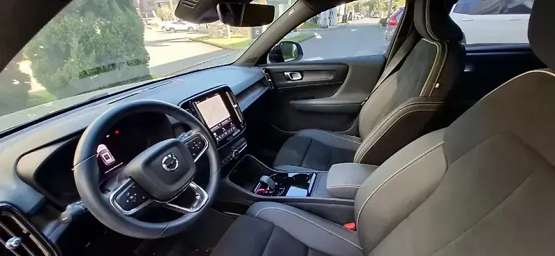 Volvo XC40 Recharge - Imagem 9