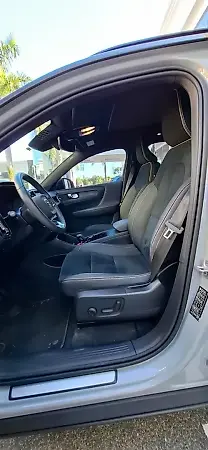 Volvo XC40 Recharge - Imagem 11