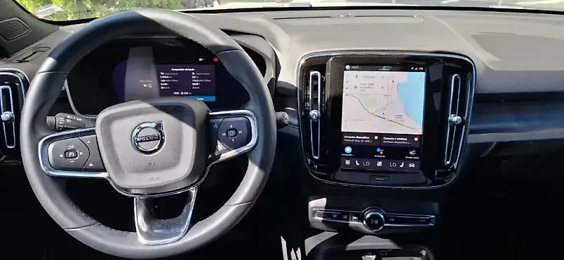 Volvo XC40 Recharge - Imagem 12