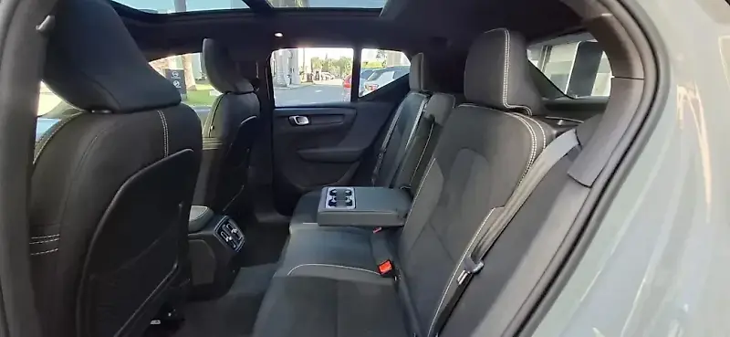Volvo XC40 Recharge - Imagem 14