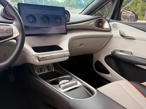 BYD Dolphin - Imagem 12