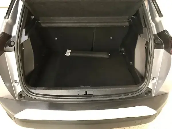 Peugeot E-2008 - Imagem 8