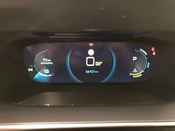 Peugeot E-2008 - Imagem 13