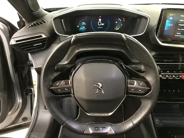 Peugeot E-2008 - Imagem 12