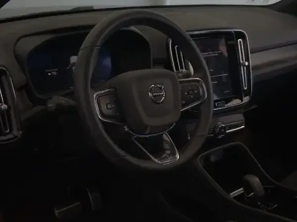 Volvo XC40 Recharge - Imagem 2