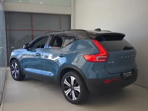 Volvo XC40 Recharge - Imagem 4