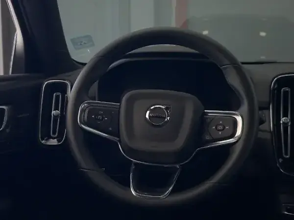 Volvo XC40 Recharge - Imagem 5