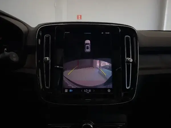 Volvo XC40 Recharge - Imagem 13
