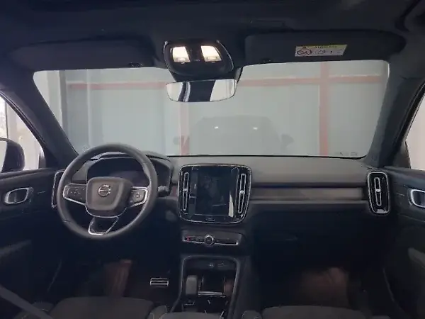 Volvo XC40 Recharge - Imagem 18