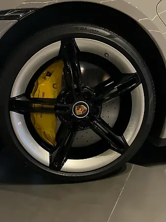 Porsche Taycan - Imagem 4