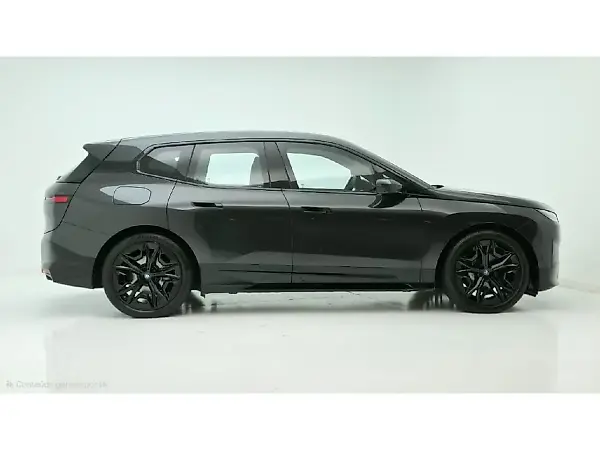 BMW Ix - Imagem 2