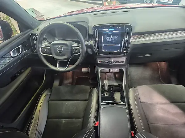 Volvo XC40 Recharge - Imagem 5