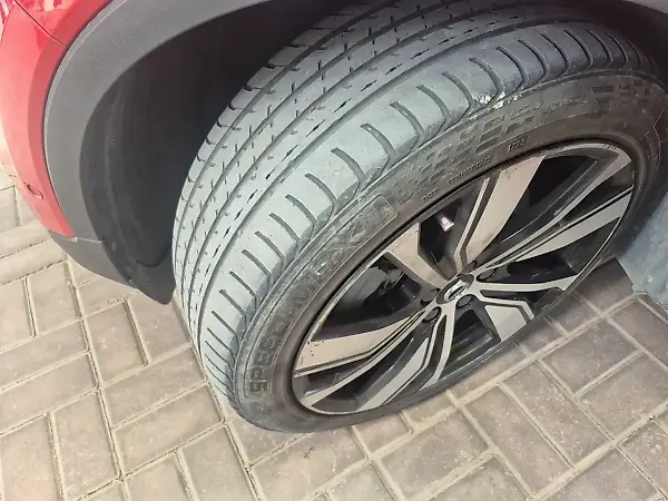 Volvo XC40 Recharge - Imagem 9