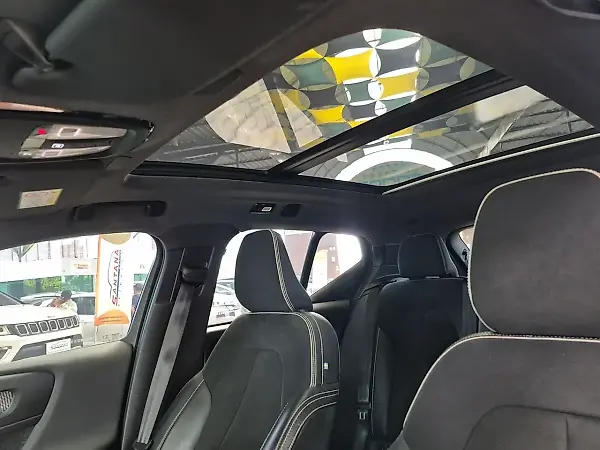 Volvo XC40 Recharge - Imagem 17