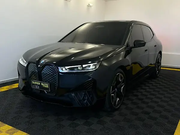 BMW Ix - Imagem 2