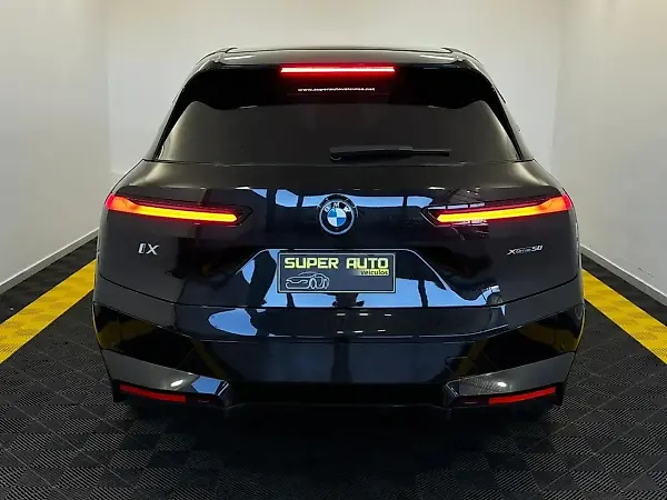 BMW Ix - Imagem 6