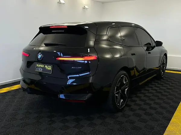 BMW Ix - Imagem 8