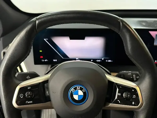 BMW Ix - Imagem 11