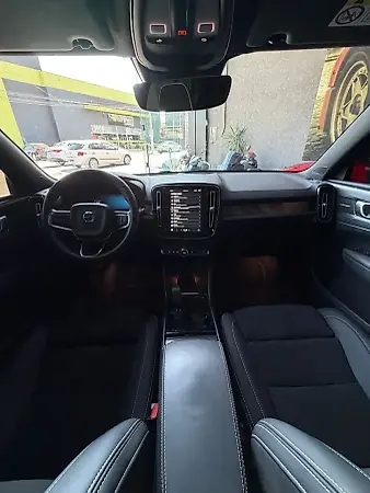 Volvo XC40 Recharge - Imagem 11