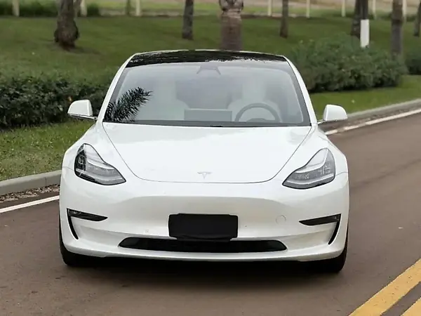 Tesla Model 3 - Imagem 3