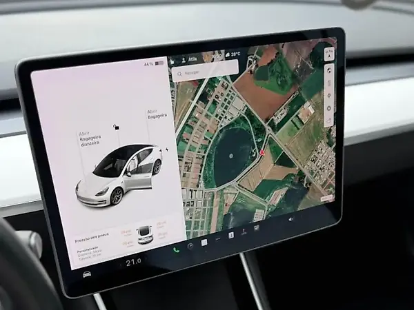 Tesla Model 3 - Imagem 8