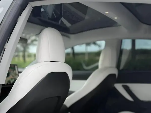 Tesla Model 3 - Imagem 9