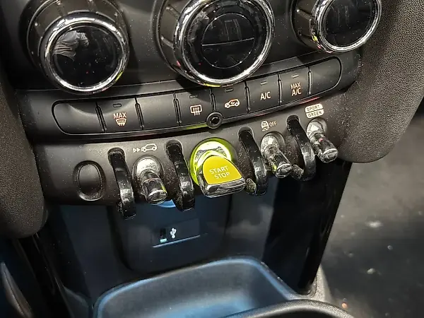 Mini Cooper SE - Imagem 11
