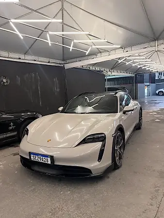 Porsche Taycan - Imagem 11