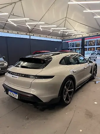 Porsche Taycan - Imagem 18