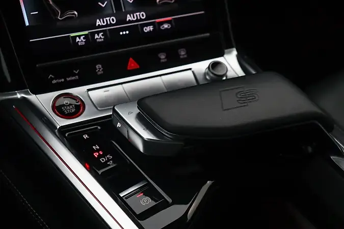 Audi E-tron S Sportback - Imagem 14