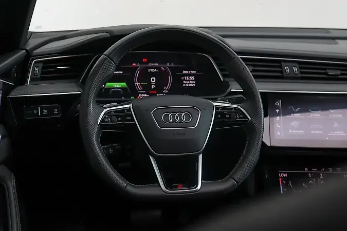 Audi E-tron S Sportback - Imagem 17
