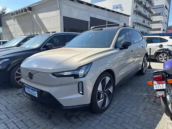 Volvo Ex90 - Imagem 2
