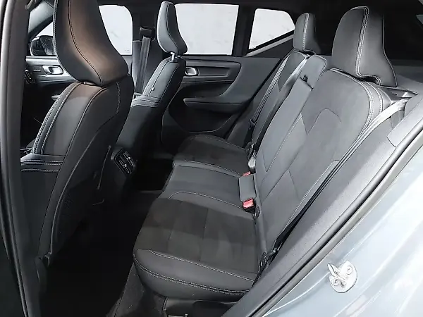 Volvo XC40 Recharge - Imagem 8