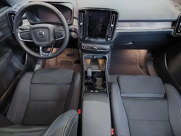 Volvo XC40 Recharge - Imagem 9