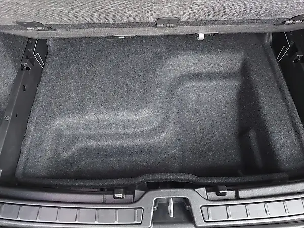 Volvo XC40 Recharge - Imagem 12