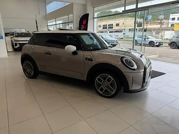 Mini Cooper SE - Imagem 4