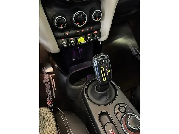 Mini Cooper SE - Imagem 12