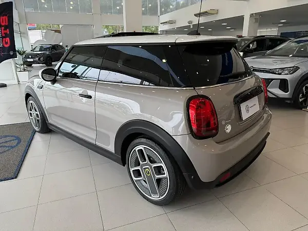 Mini Cooper SE - Imagem 17