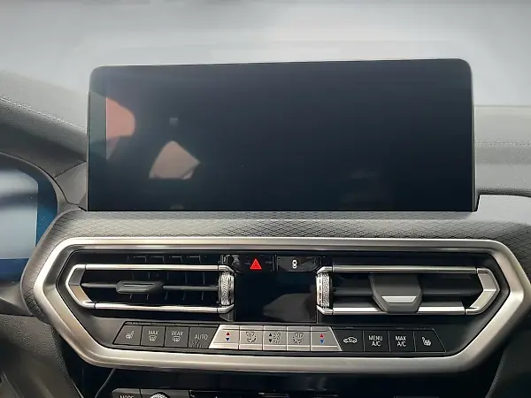 BMW IX3 - Imagem 8