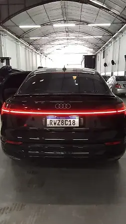 Audi Q8 E-tron - Imagem 16