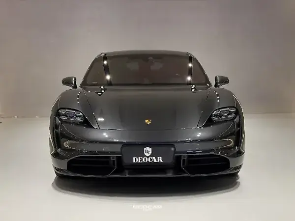Porsche Taycan - Imagem 2