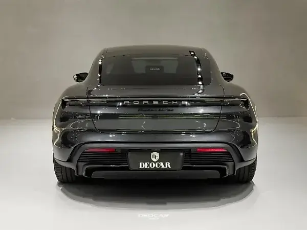 Porsche Taycan - Imagem 5