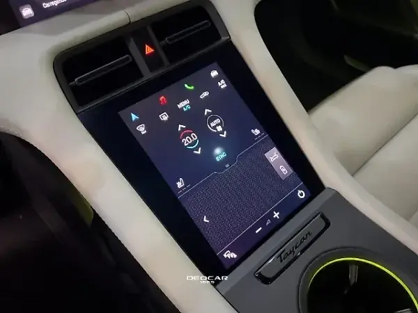 Porsche Taycan - Imagem 12