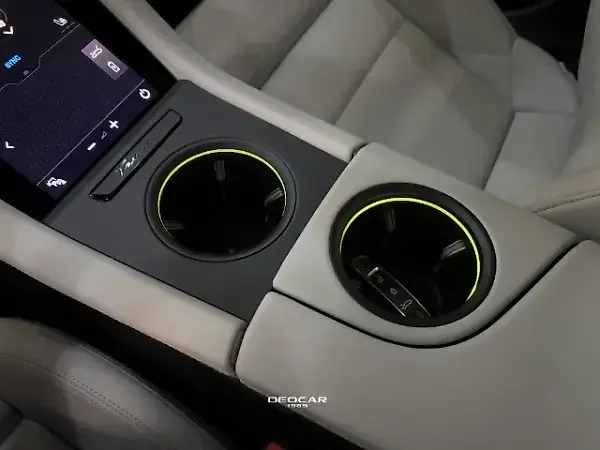 Porsche Taycan - Imagem 13