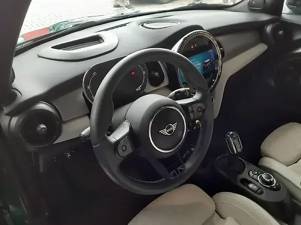 Mini Cooper SE - Imagem 12