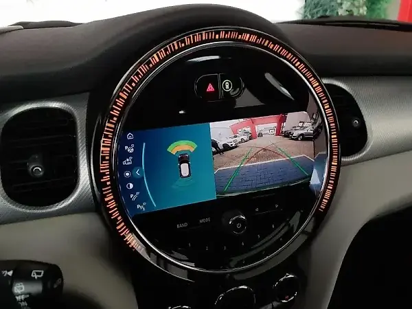 Mini Cooper SE - Imagem 18