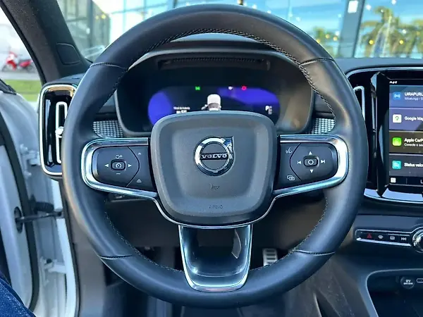 Volvo XC40 Recharge - Imagem 9