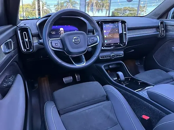 Volvo XC40 Recharge - Imagem 8